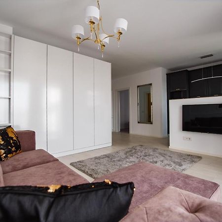 No. 11 - The Penthouse In City Center Oradea Exterior photo